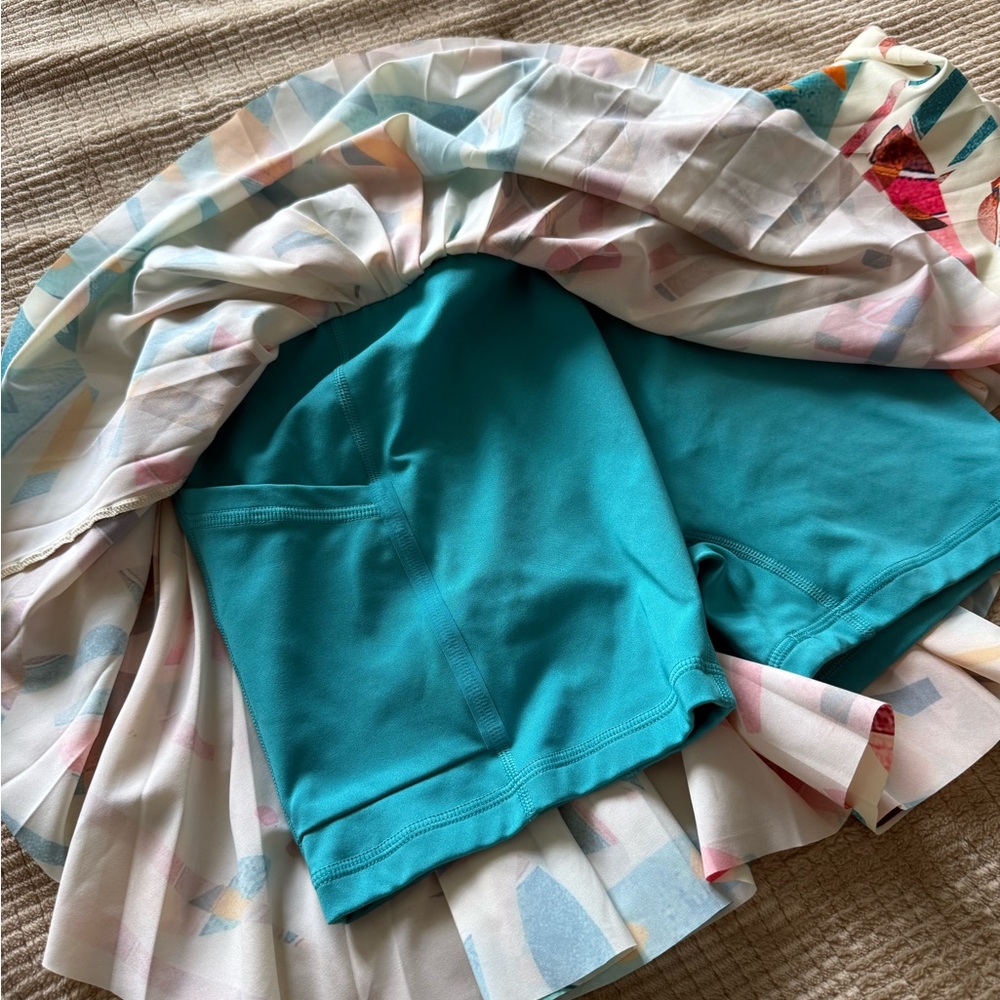 Nike Colorful Women's Skirt - Picture 2 of 3